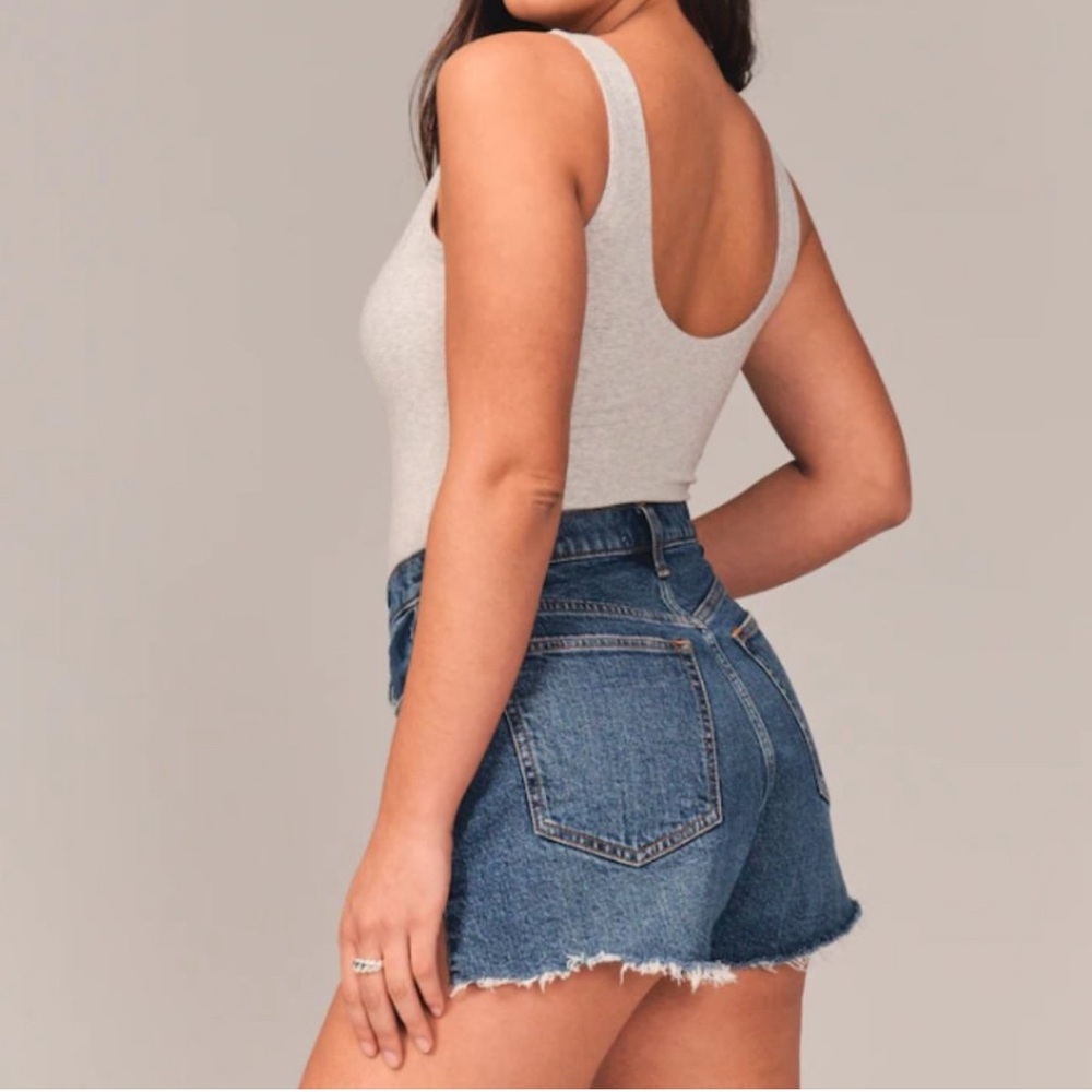 Abercrombie & Fitch | Curve Love High Rise Mom Shorts | Medium Wash Denim | 26